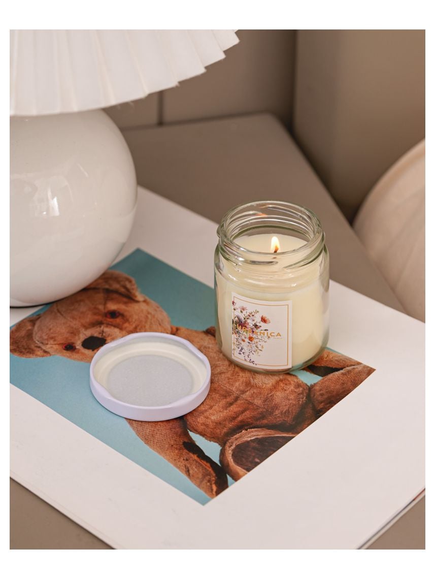 נר ריחני בצנצנת