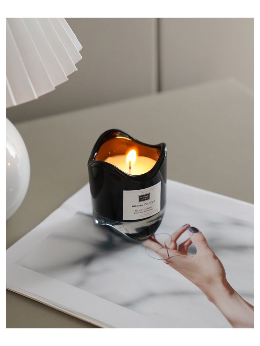 נר במעמד זכוכית גלי