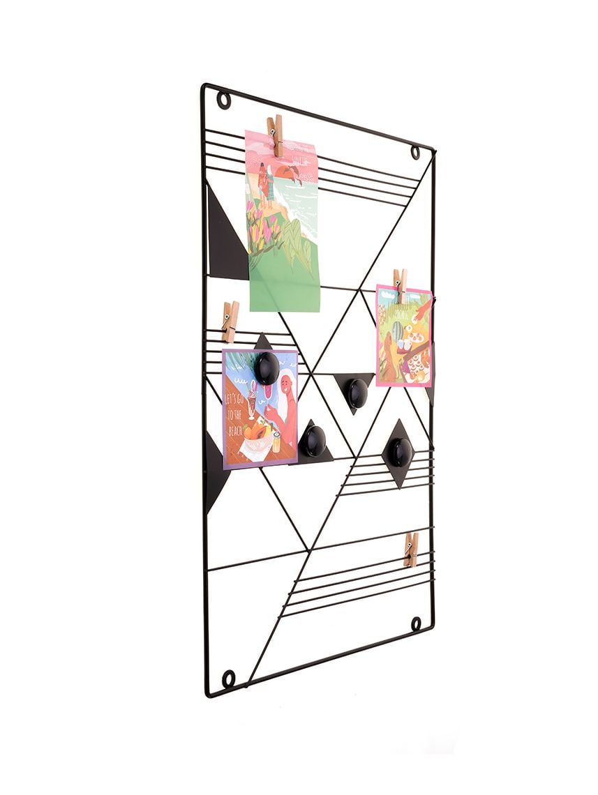 לוח מודעות גיאומטרי