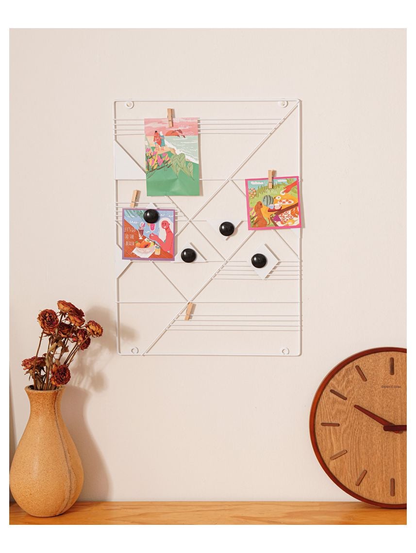 לוח מודעות גיאומטרי