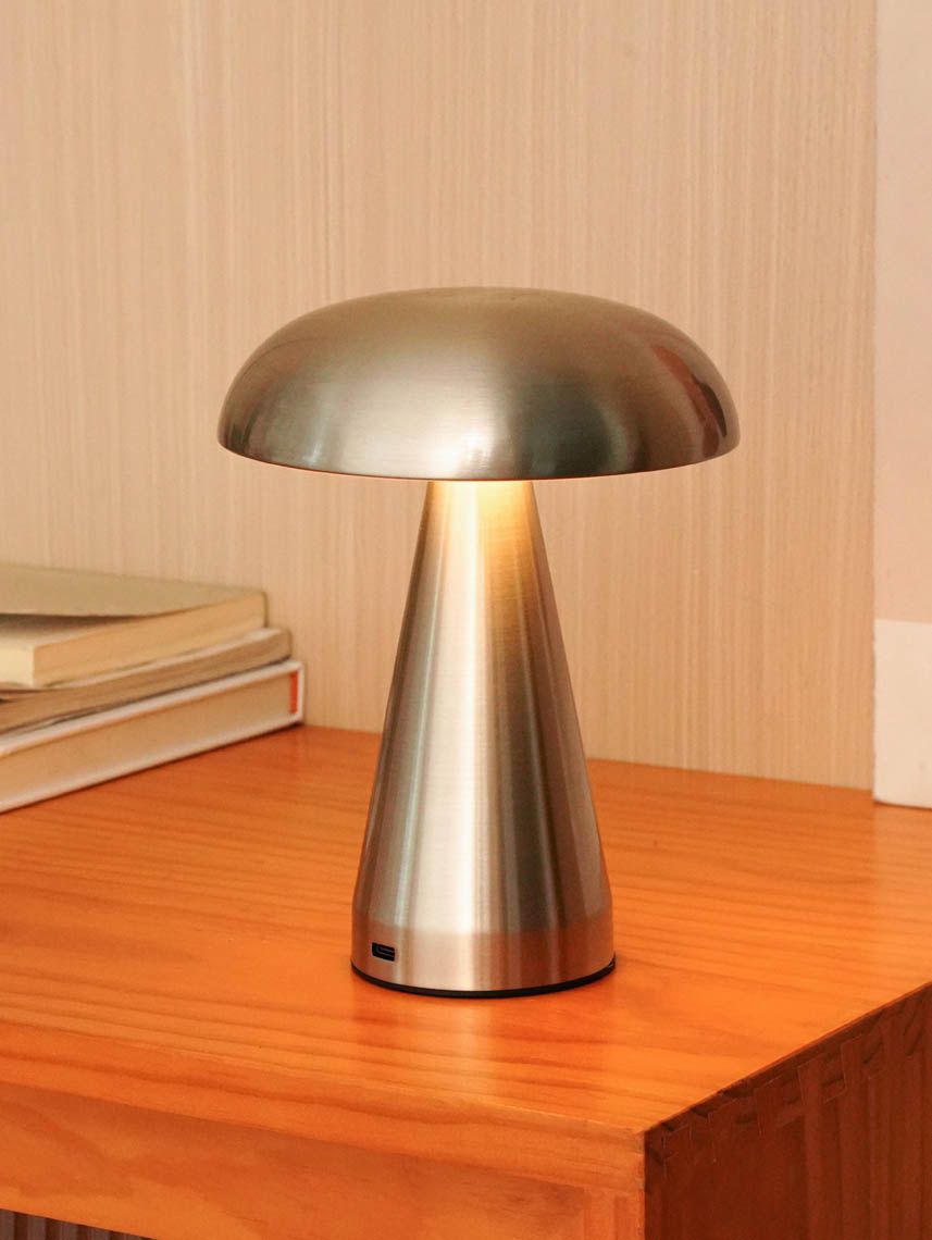 מנורת שולחן