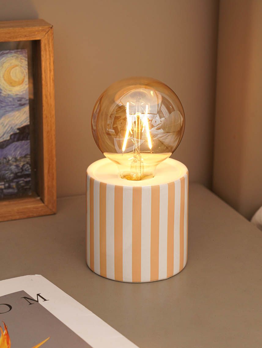 מנורת נוי דקורטיבית