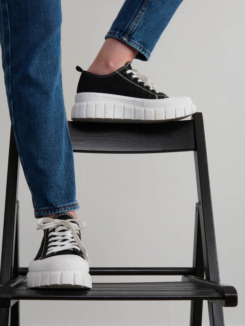 סניקרס עם סולייה גבוהה לנשים 36-41