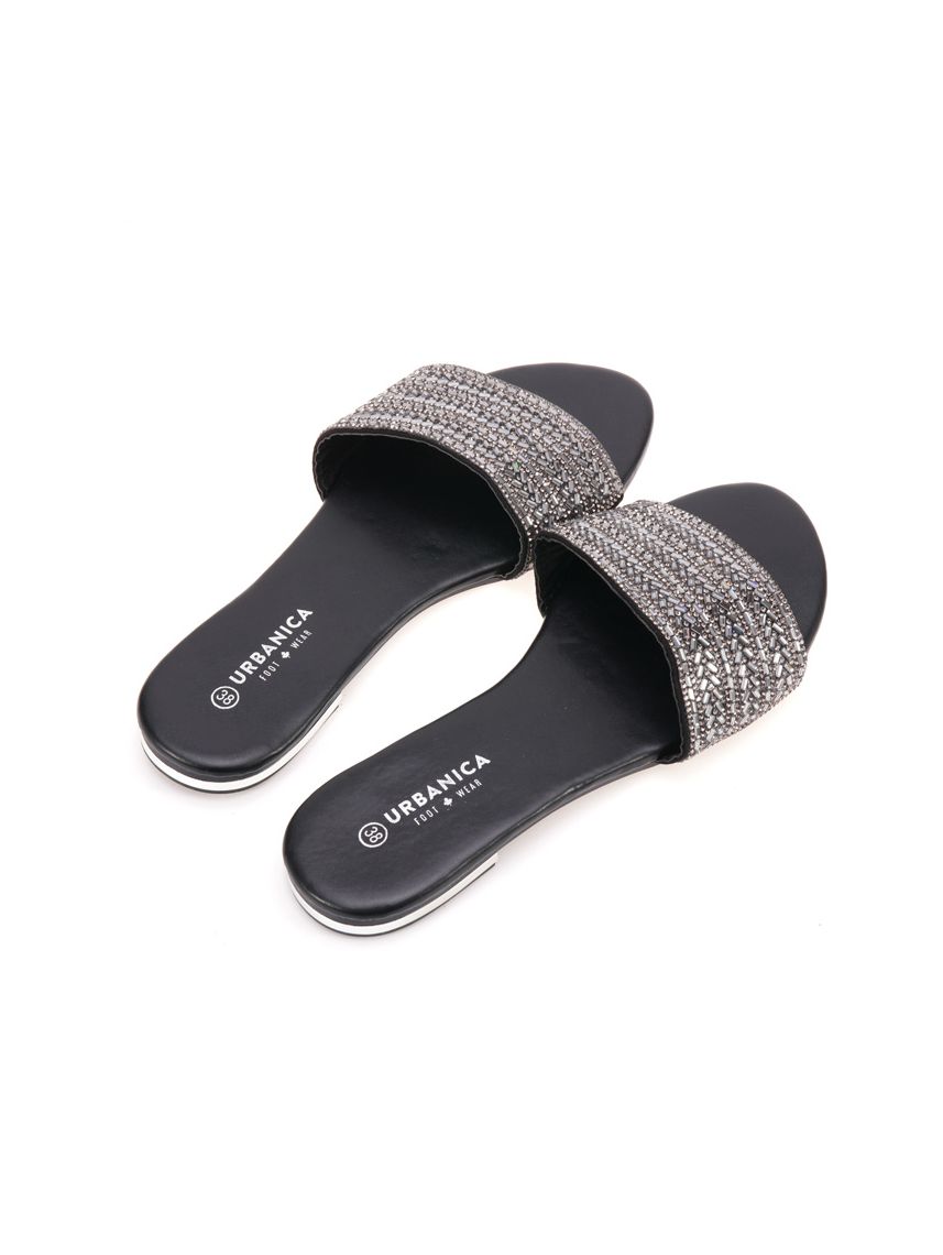 כפכפים עם חרוזים