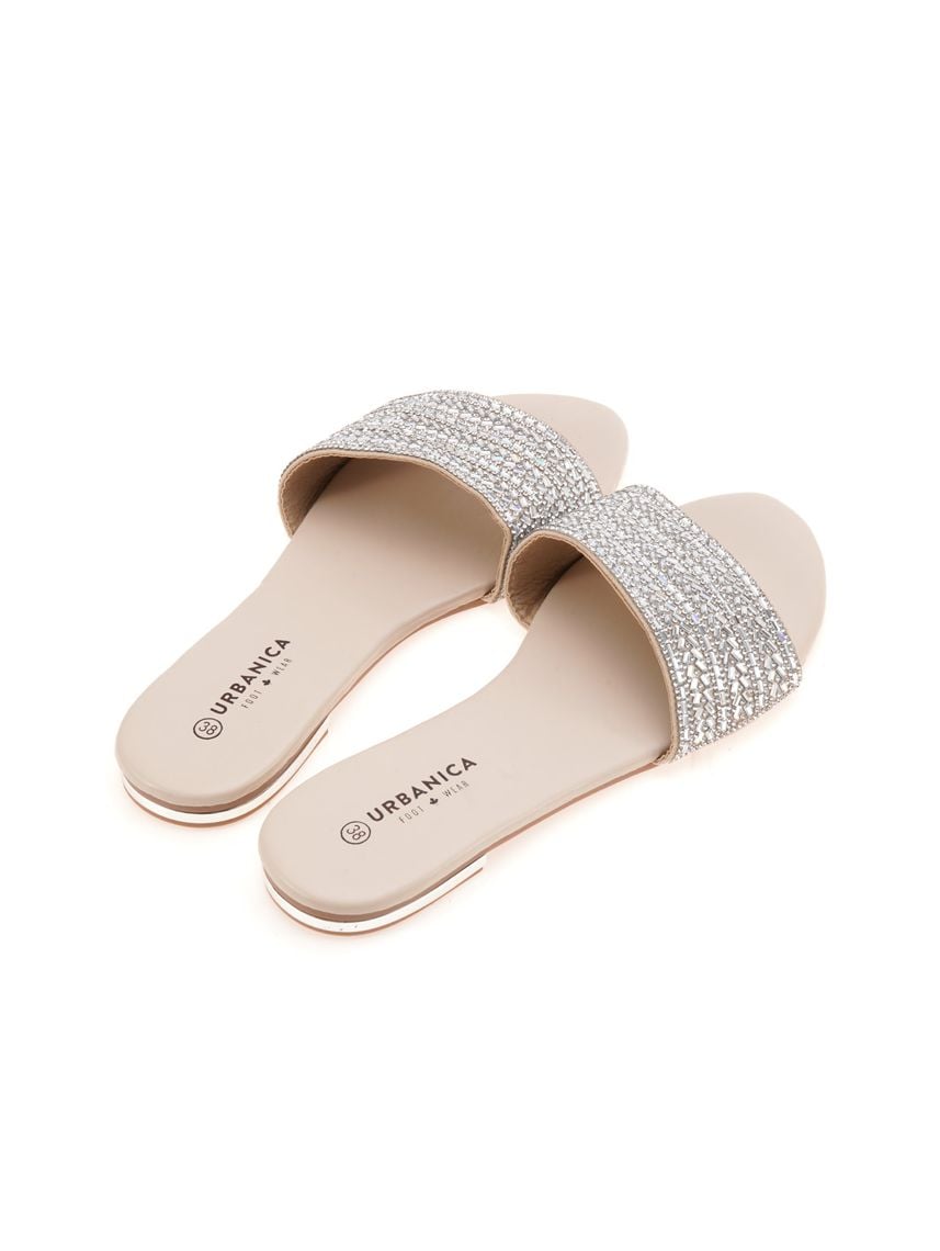 כפכפים עם חרוזים