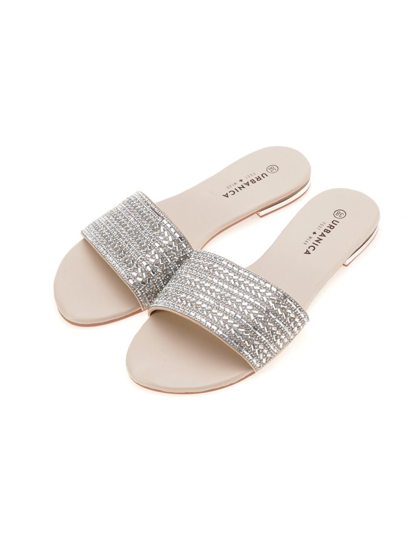 כפכפים עם חרוזים