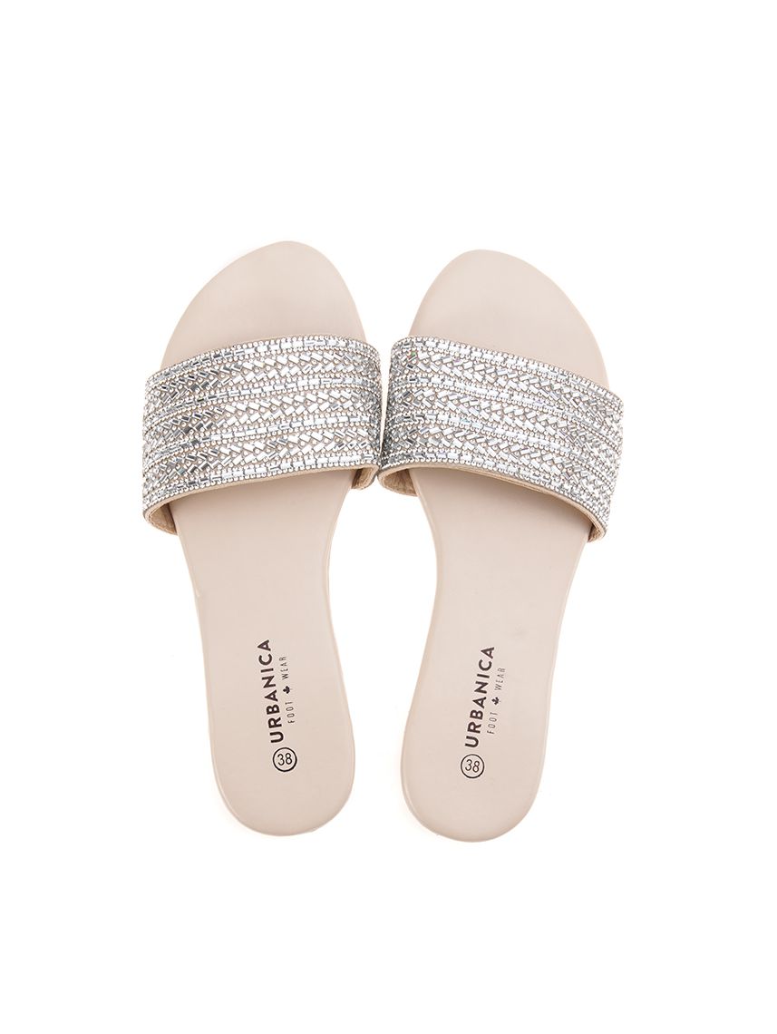 כפכפים עם חרוזים