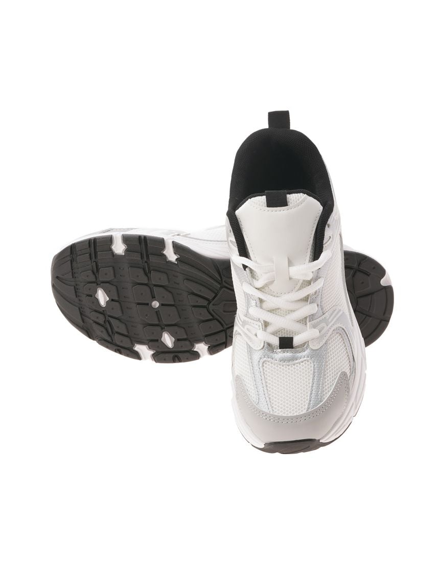 נעלי ספורט לנשים