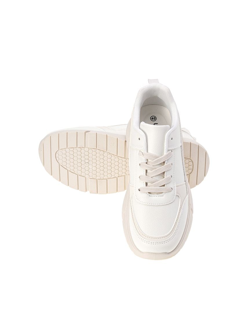 סניקרס קלאסיות