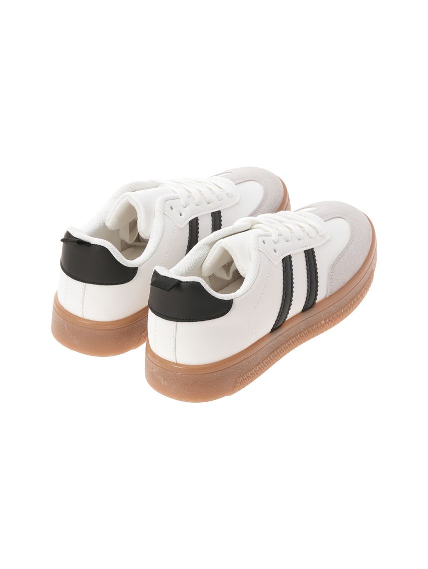 סניקרס בייסיק