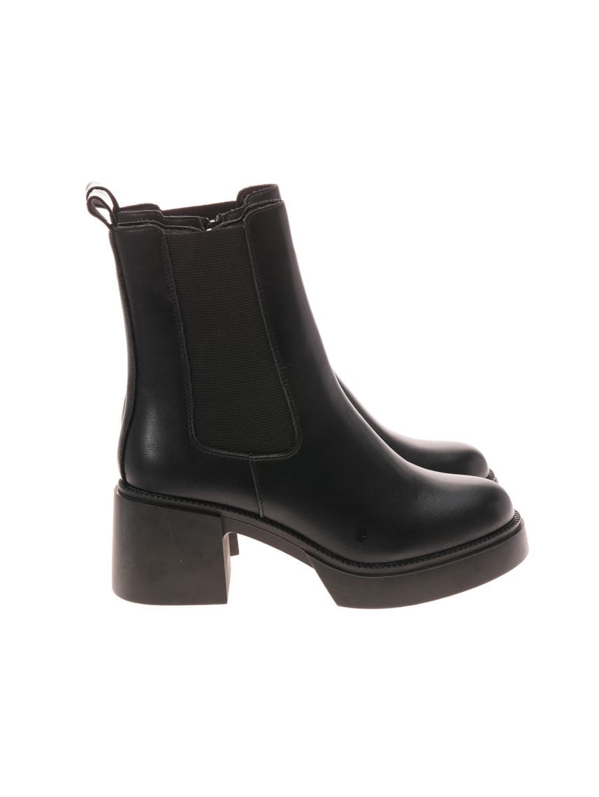 מגפי דמוי עור