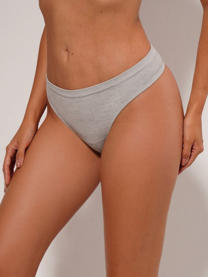 תחתוני חוטיני