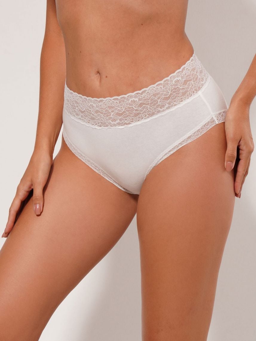 תחתונים עם מסגרת תחרה