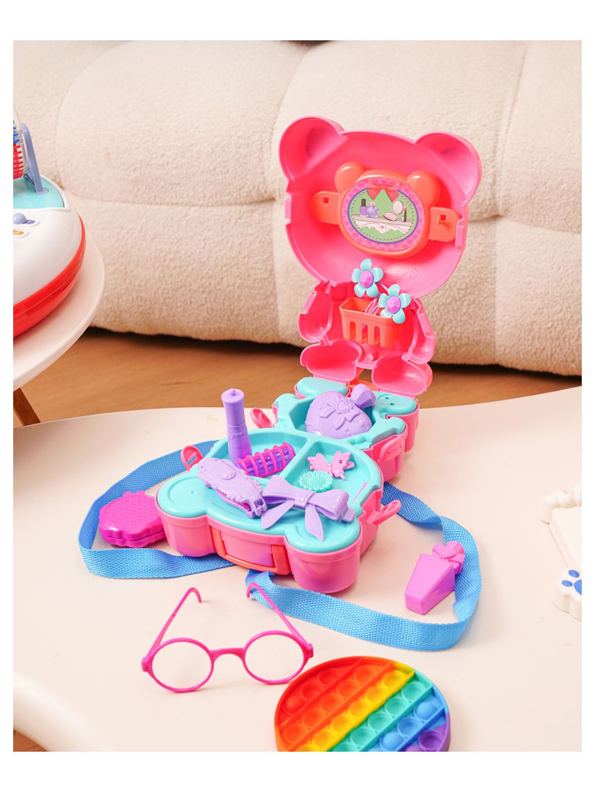 תיק דובון הפתעות