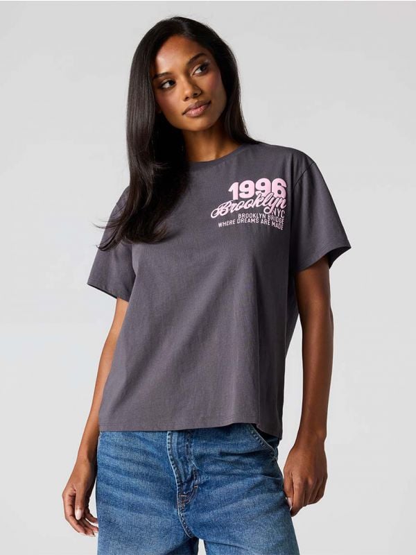 טי-שירט בוקסי NYC