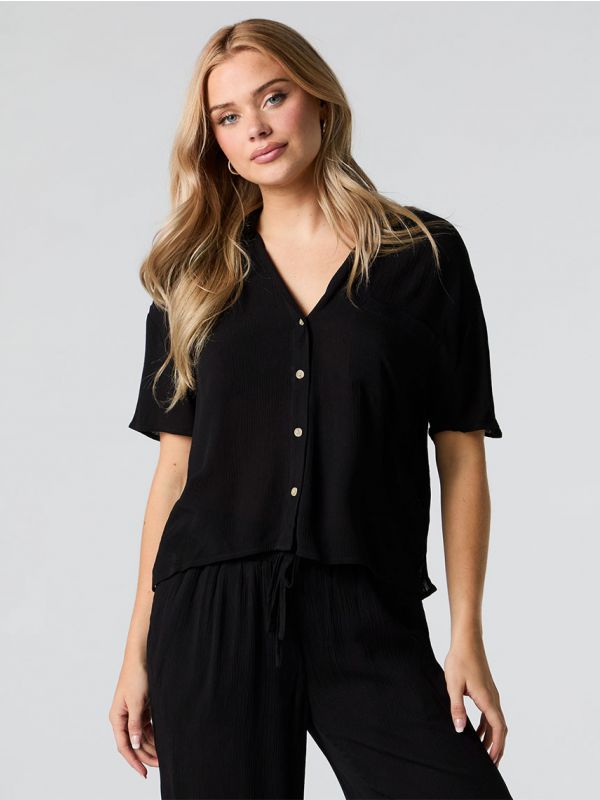 חולצת Flowy מכופתרת קצרה