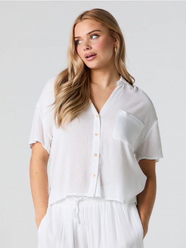 חולצת Flowy מכופתרת קצרה