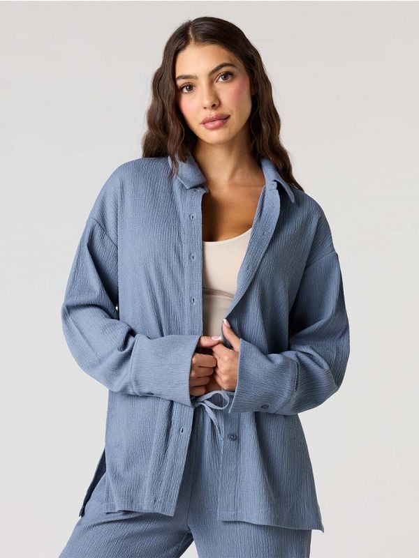 חולצת טקסטורה מכופתרת