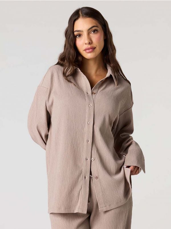 חולצת טקסטורה מכופתרת