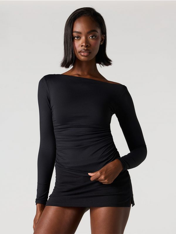 חולצה ארוכה עם מפתח אסימטרי