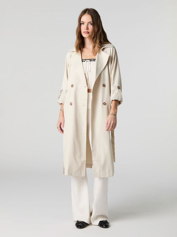 מעיל טרנץ’ עם חגורה