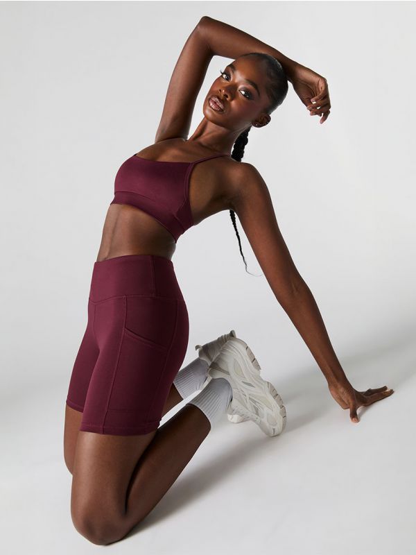 טייץ אקטיב קצר עם כיסים