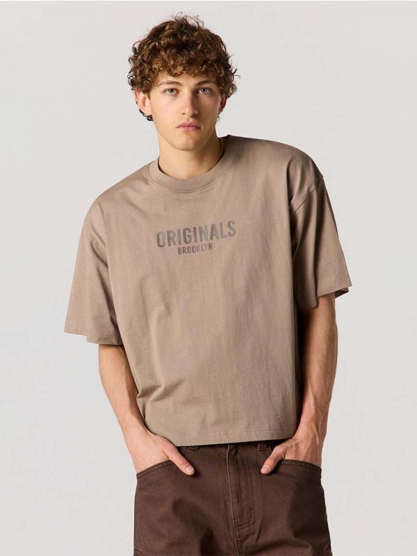 טי-שירט עם הדפס HD