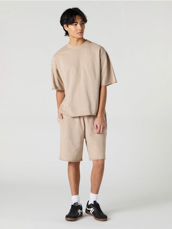 מכנסיים קצרים שטופים