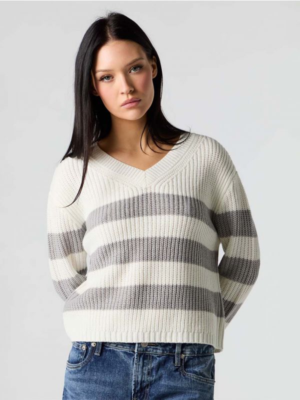 סוודר וי פסים