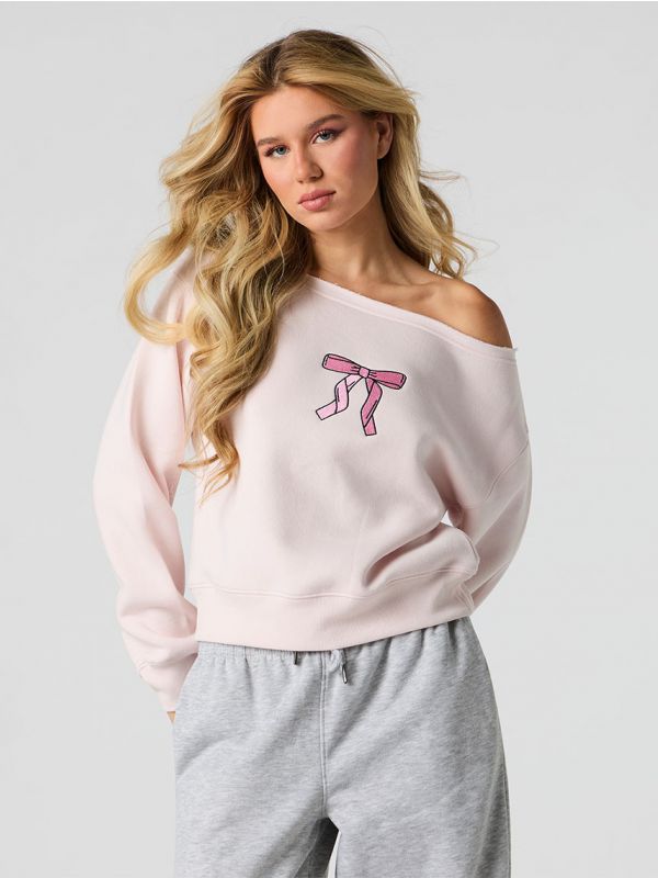 סווטשירט אוף- שולדר