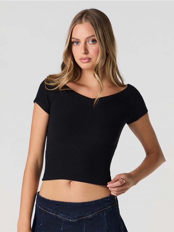 טי-שירט ריב צווארון V