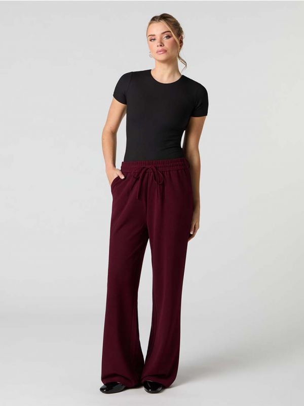 מכנסיים ארוכים נשפכים