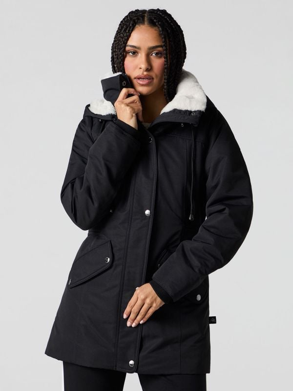 מעיל עם בטנה פרוותית