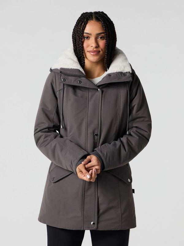 מעיל עם בטנה פרוותית