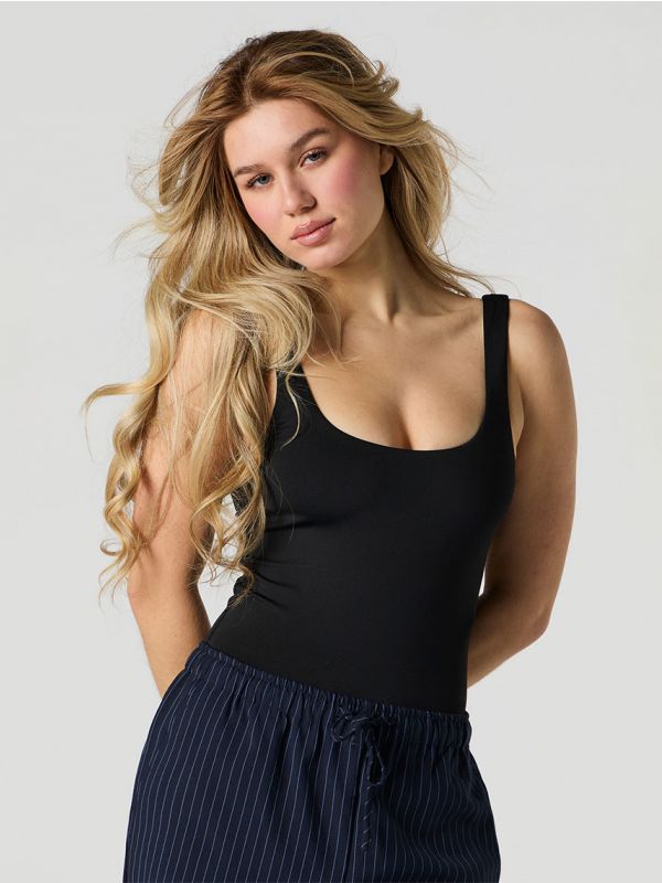 בגד גוף עם מפתח גב