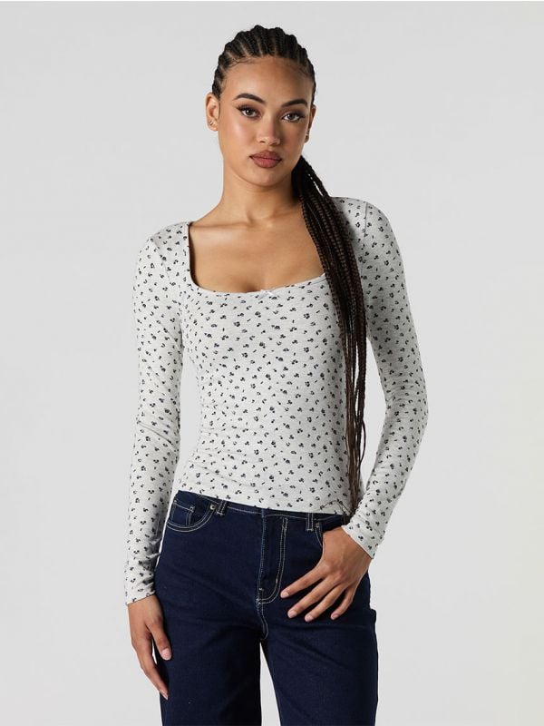 חולצה ארוכה מפתח מרובע