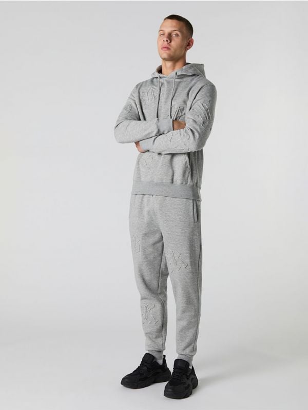 מכנסי פוטר עם רקמה