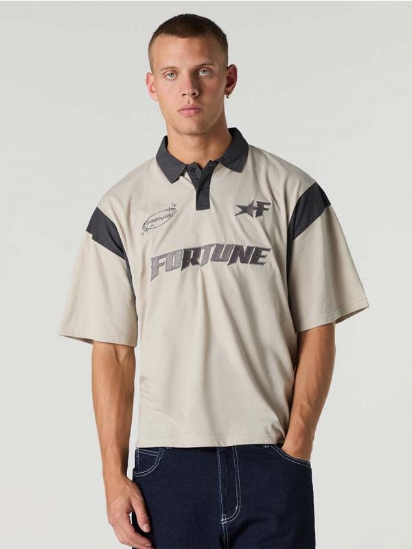 חולצת פולו ספורטיבית