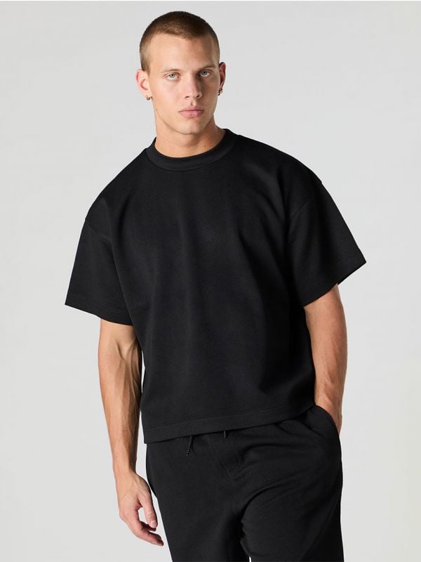 טי-שירט Boxy עם טקסטורה