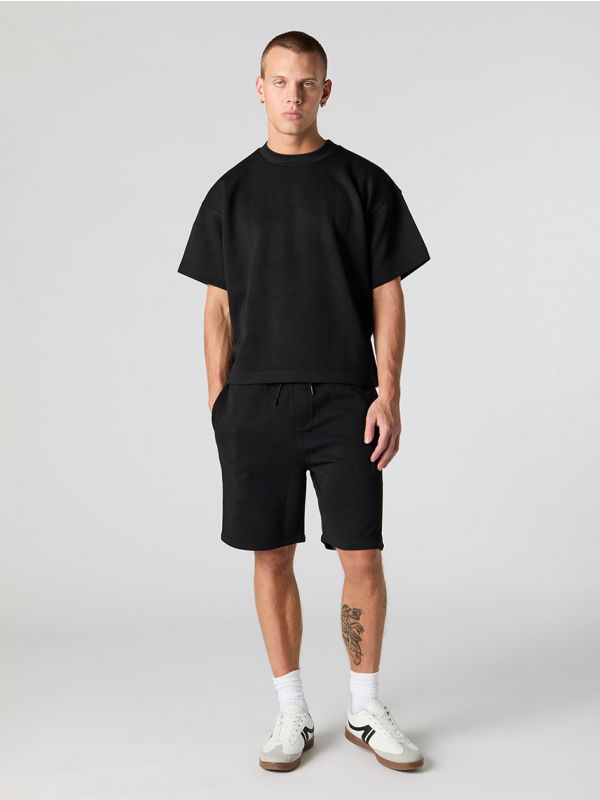 מכנסי טקסטורה קצרים