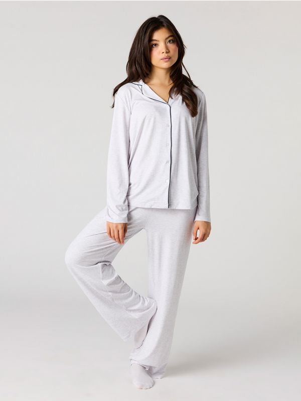 סט פיג’מה מכופתרת ארוכה