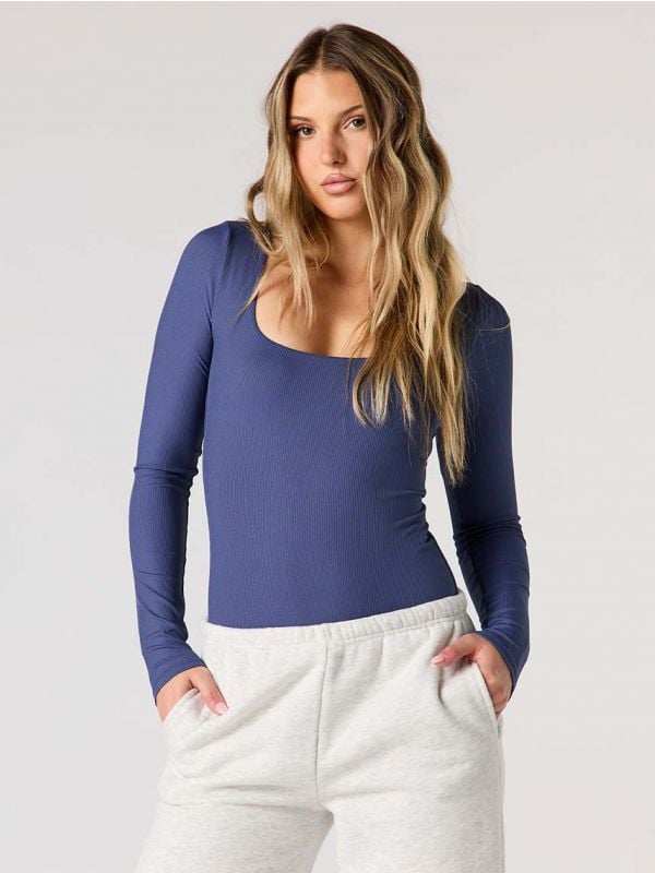 בגד גוף אלסטי ארוך