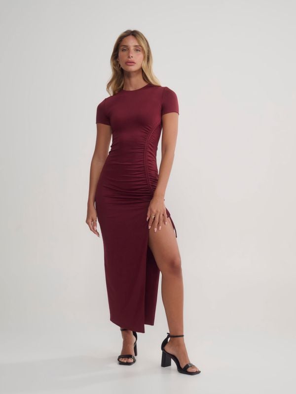 שמלת מקסי עם שסע