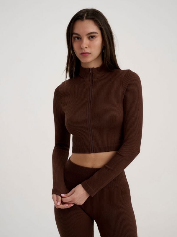 ג’קט אקטיב קרופ