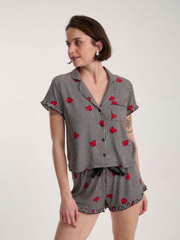 סט פיג’מה מכופתרת קצרה