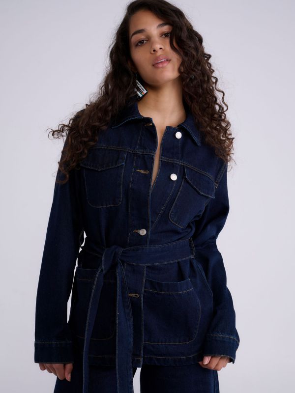 ג’קט ג’ינס עם חגורה