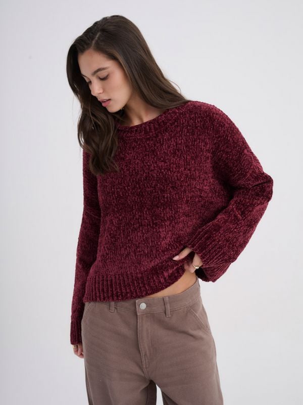 סוודר שניל עם צווארון גבוה