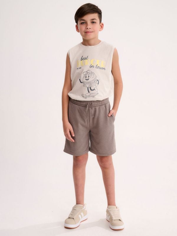 מכנסיים קצרים