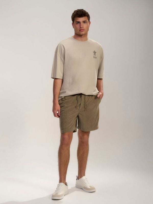 מכנסי קורדרוי קצרים