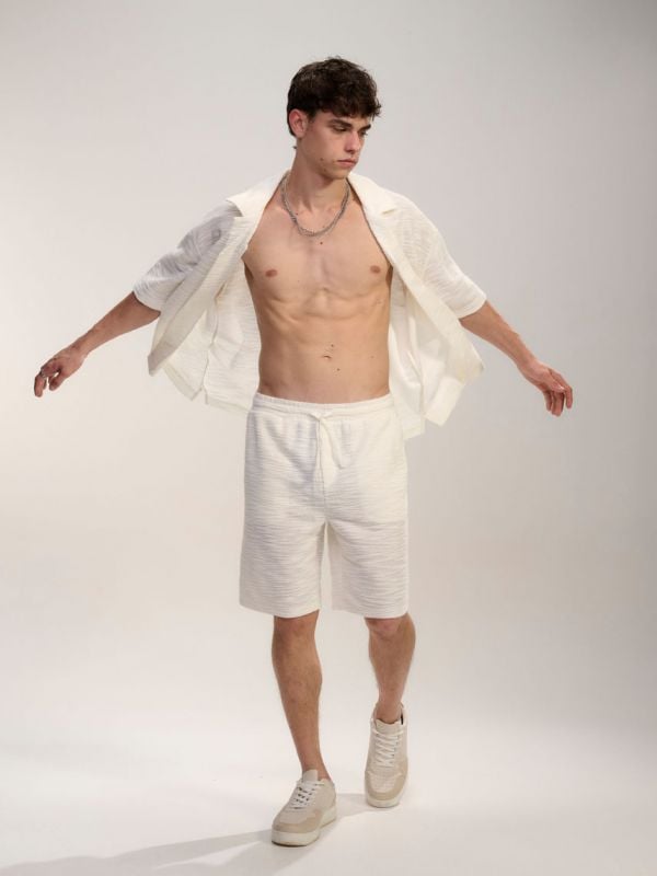 מכנסי טקסטורה קצרים